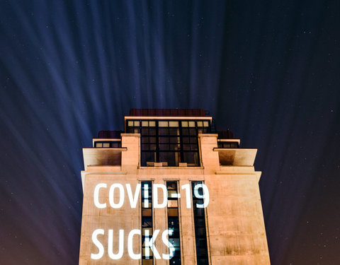 Corona projectie op Boekentoren, slogan 5