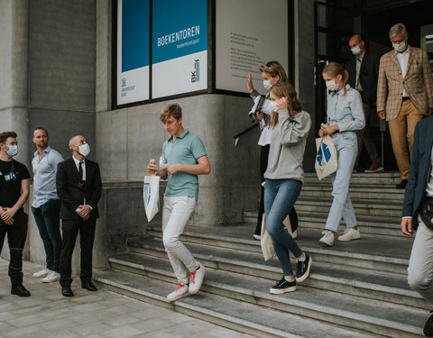 Koning Filip bezoekt met zijn gezin de Boekentoren