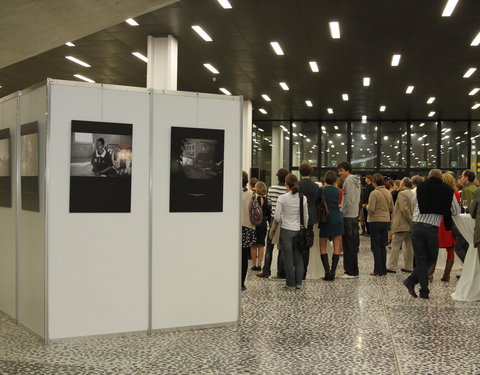 Tentoonstelling en publicatie 'Vanuit de onderbuik' door het International Centre for Reproductive Health (ICRH)-16846