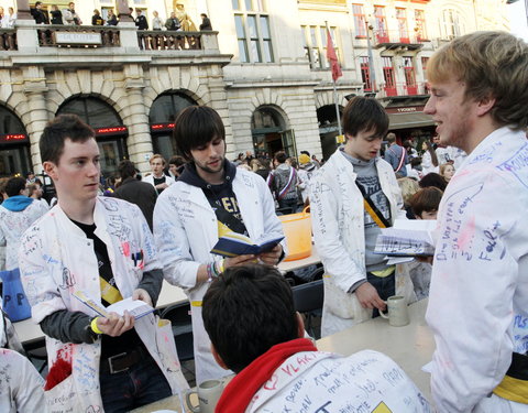 FK Beiaardcantus 2012 op het Sint-Baafsplein-20227