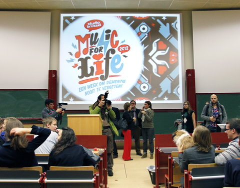 UGent studenten steunen Music for Life-actie 2012, die aandacht heeft voor dementie-22408