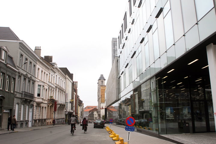 Openstelling van het Universiteitsforum (Ufo) in de Sint-Pietersnieuwstraat n.a.v. 'dag van de architectuur'-30417
