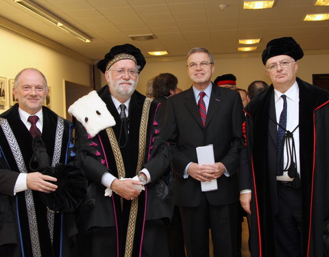 Uitreiking institutioneel eredoctoraat aan Nederlandse criminoloog en hoogleraar-31587