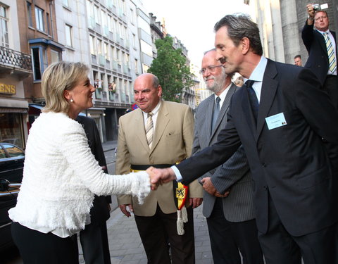 Prinses Astrid bezoekt congres 'European Association of Plastic Surgeons' -33453