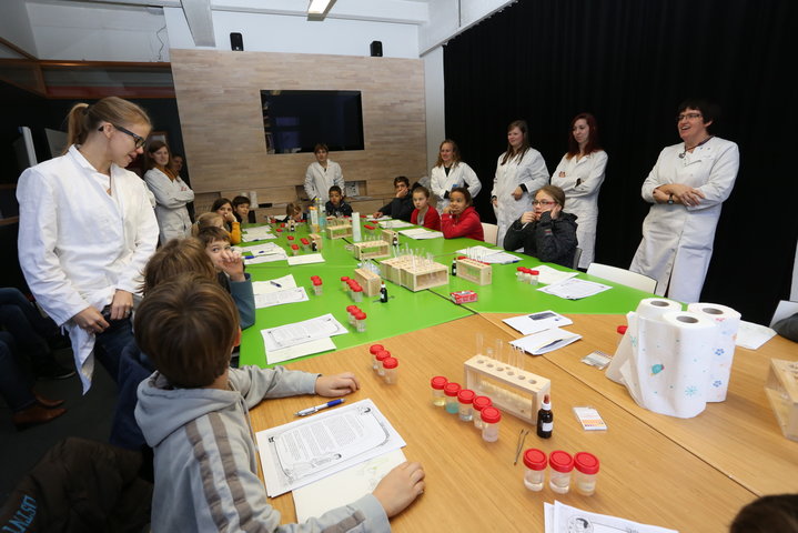 Dag van de Wetenschap 2013: Wetenschapsfestival in Kunstencentrum Vooruit-37905
