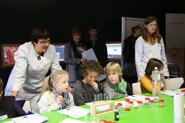 Dag van de Wetenschap 2013: Wetenschapsfestival in Kunstencentrum Vooruit-37925