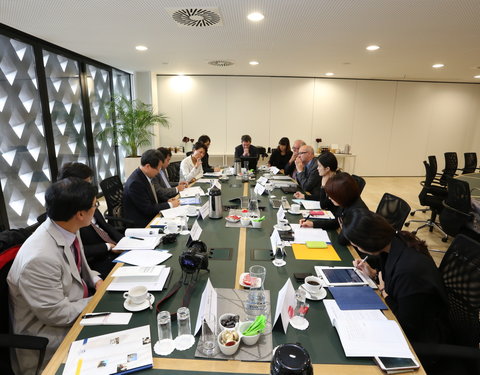 Bezoek van Koreaanse Ministry of Education aan de UGent in verband met toekenning officiële toestemming voor UGent om zich in Ko
