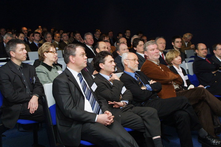 Opening cleanrooms op campus Ardoyen-39226