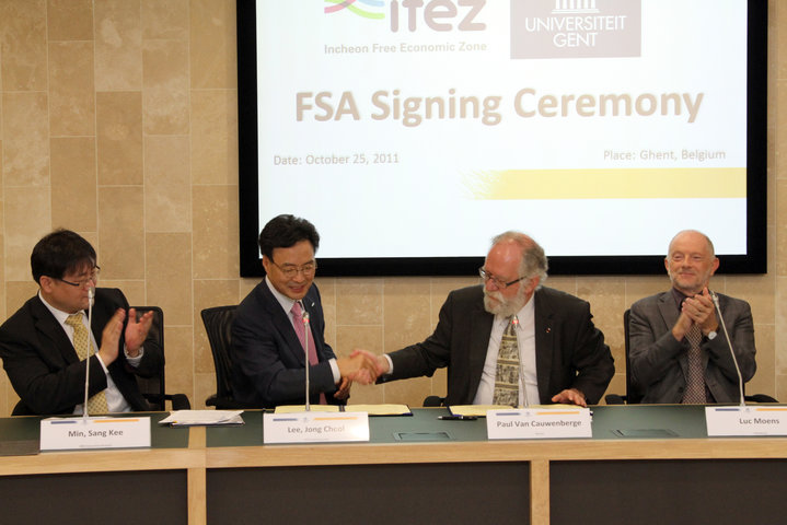 Ondertekening financieel akkoord tussen UGent en Koreaanse partners i.v.m. branch campus in Incheon (Zuid-Korea)-3935