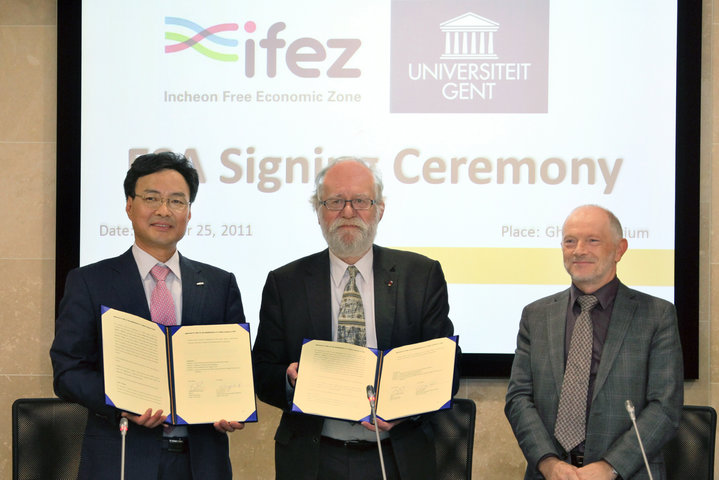 Ondertekening financieel akkoord tussen UGent en Koreaanse partners i.v.m. branch campus in Incheon (Zuid-Korea)-3939