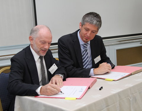 UGent en Umicore sluiten raamakkoord voor samenwerking op het vlak van nanocoatings en van duurzame materiaalprocessen- en recyc