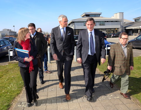 Bezoek Vlaams minister-president aan Diergeneeskunde