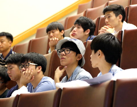 Koreaanse scholieren (Seoul) bezoeken UGent-44439