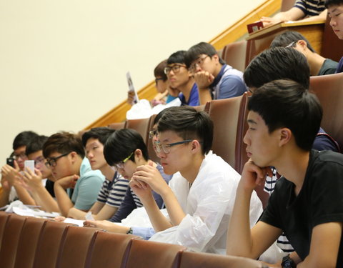 Koreaanse scholieren (Seoul) bezoeken UGent-44440