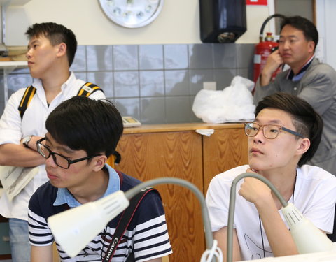 Koreaanse scholieren (Seoul) bezoeken UGent-44445