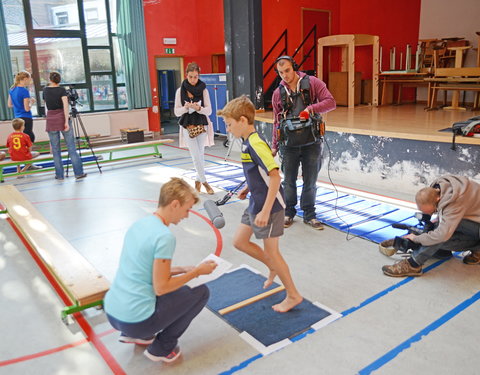 In basisschool De Boomgaard testen studenten LO kinderen in het kader van het Vlaams SportKompas-45572