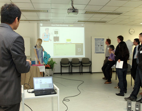 Tentoonstelling met prototypes van intelligent textiel en draagbare microsystemen (Technologiepark Zwijnaarde)-5325