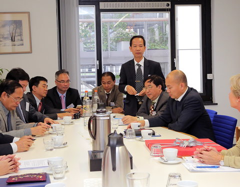 Ontvangst delegatie Vietnamese ministerie van Industrie en Handel-55667