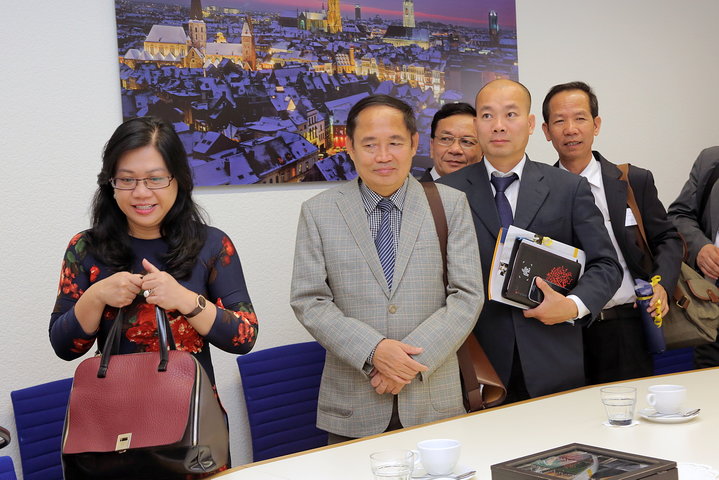 Ontvangst delegatie Vietnamese ministerie van Industrie en Handel-55675