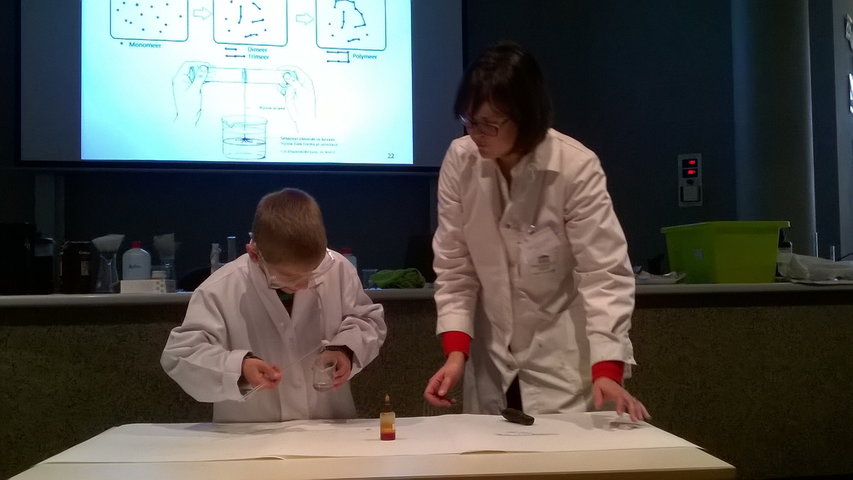 Dag van de Wetenschap: chemieshow Campus Kortrijk-59471