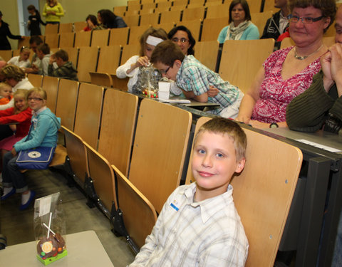 Kinderuniversiteit 'Groeit chocolade aan de bomen?'-5958