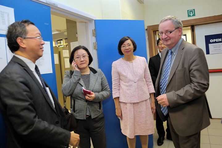 Opening Taiwan Resource Center for Chinese Studies in de vakgroepbibliotheek Sinologie-60009