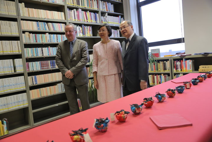 Opening Taiwan Resource Center for Chinese Studies in de vakgroepbibliotheek Sinologie-60018