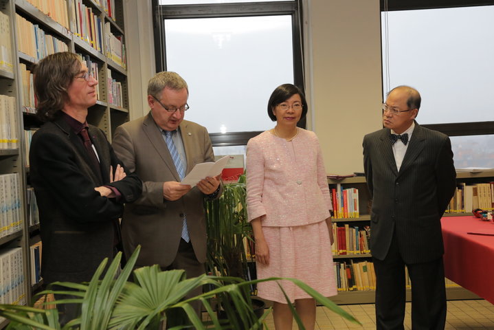 Opening Taiwan Resource Center for Chinese Studies in de vakgroepbibliotheek Sinologie-60028