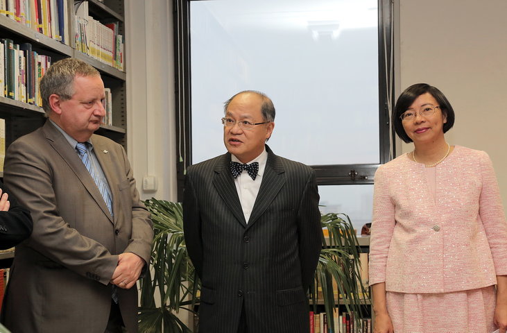 Opening Taiwan Resource Center for Chinese Studies in de vakgroepbibliotheek Sinologie-60031