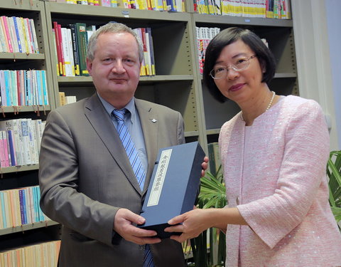 Opening Taiwan Resource Center for Chinese Studies in de vakgroepbibliotheek Sinologie-60045
