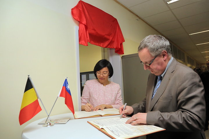 Opening Taiwan Resource Center for Chinese Studies in de vakgroepbibliotheek Sinologie-60051