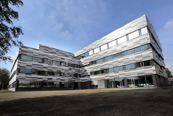 Opening Medical Research Building 2 (MRB2) op Campus UZ-64630