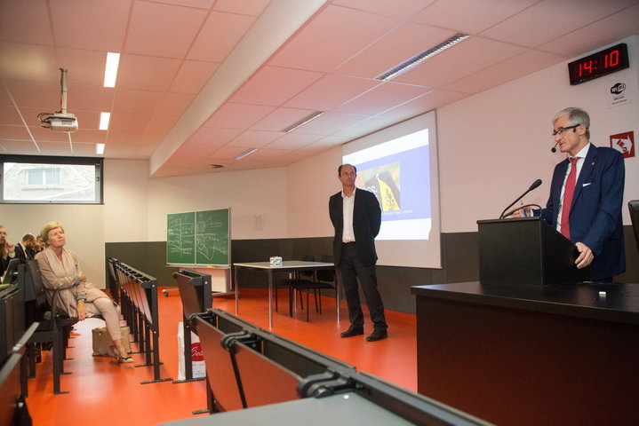 Gastcollege door minister-president Geert Bourgeois