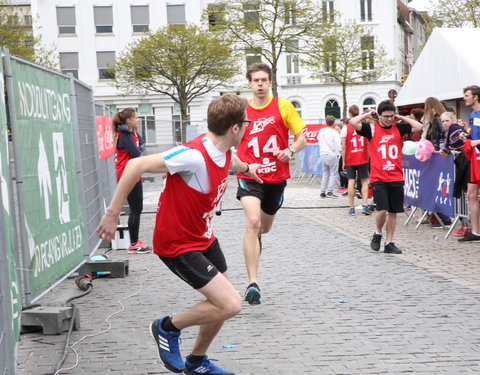 Rondje voor 200 jaar UGent tijdens 12urenloop 2017