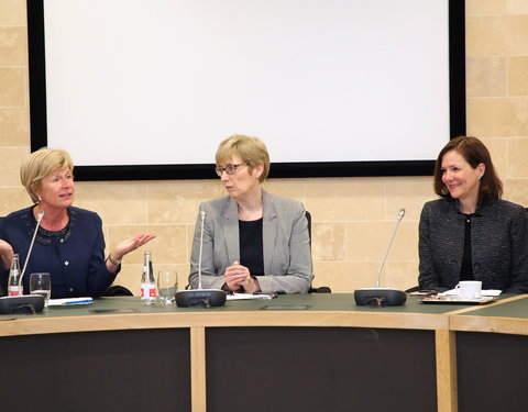 Britse ambassadeur en voormalig ambassadeur VS bezoeken denktank vrouwelijke professoren