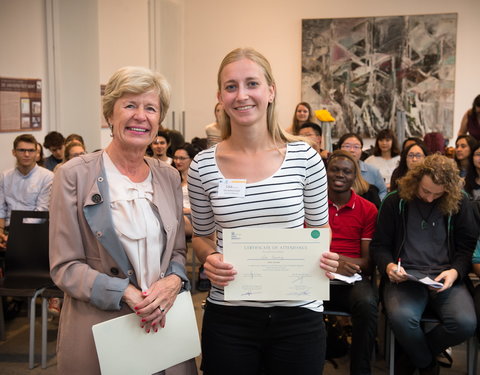 Overhandiging certificaten Summer School 'Health & Migration 2017'