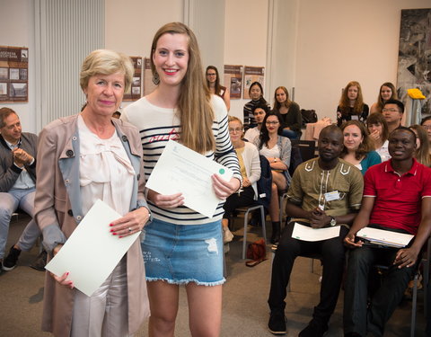 Overhandiging certificaten Summer School 'Health & Migration 2017'