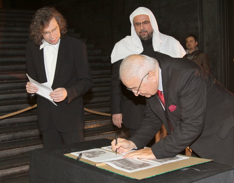 Plechtige ondertekening van 'The Ghent Charter in Defense of Iraqi Academia', openingsplechtigheid van het 'International semina