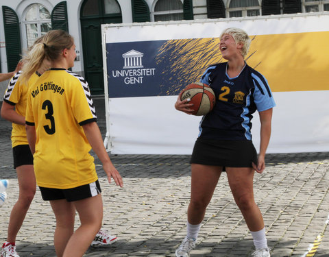 Interuniversitaire sportwedstrijden n.a.v. de opening van nieuwe studentenhomes aan de Kantienberg-8907