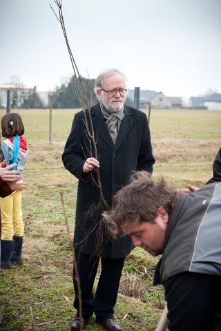 Aanplanten van laatste bomen van het eerste UGent-bos, een initiatief van het UGent1010-team (studentenorganisatie die de ecolog