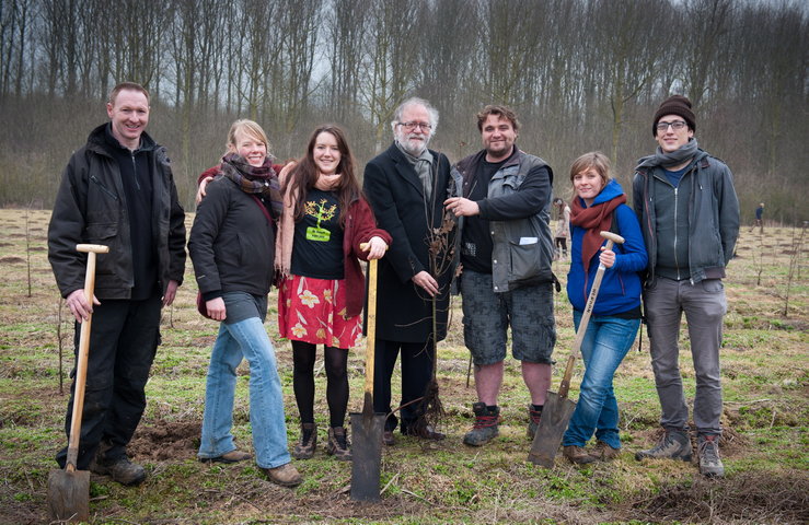 Aanplanten van laatste bomen van het eerste UGent-bos, een initiatief van het UGent1010-team (studentenorganisatie die de ecolog