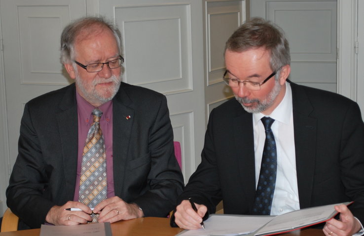 Ondertekening structurele samenwerking tussen het International Research Institute on Social Fraud Universiteit Gent (IRIS) en d