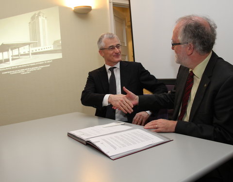 Ondertekening meerjarige subsidieovereenkomst voor restauratie Boekentoren-9889